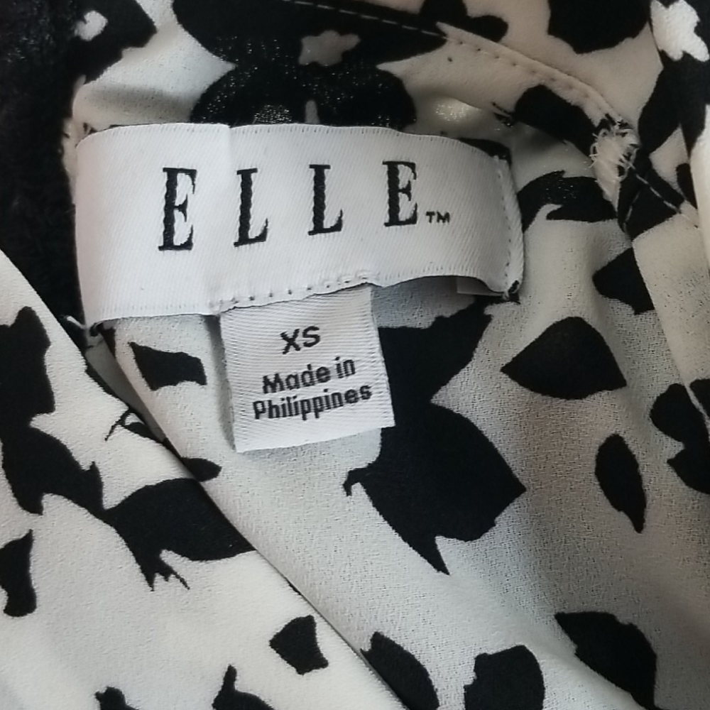2 blouses - Picture 5 of 5
